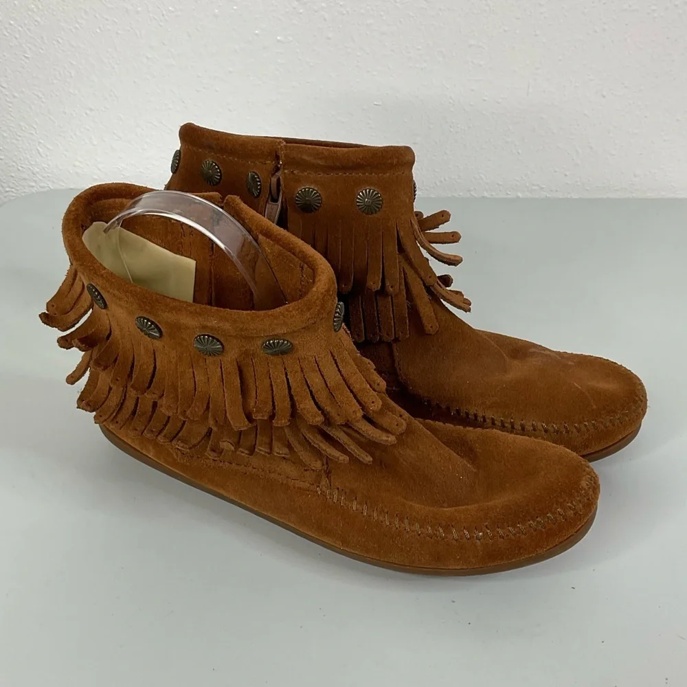 Minnetonka Fringe Suede Ankle Boots‎ Size 8